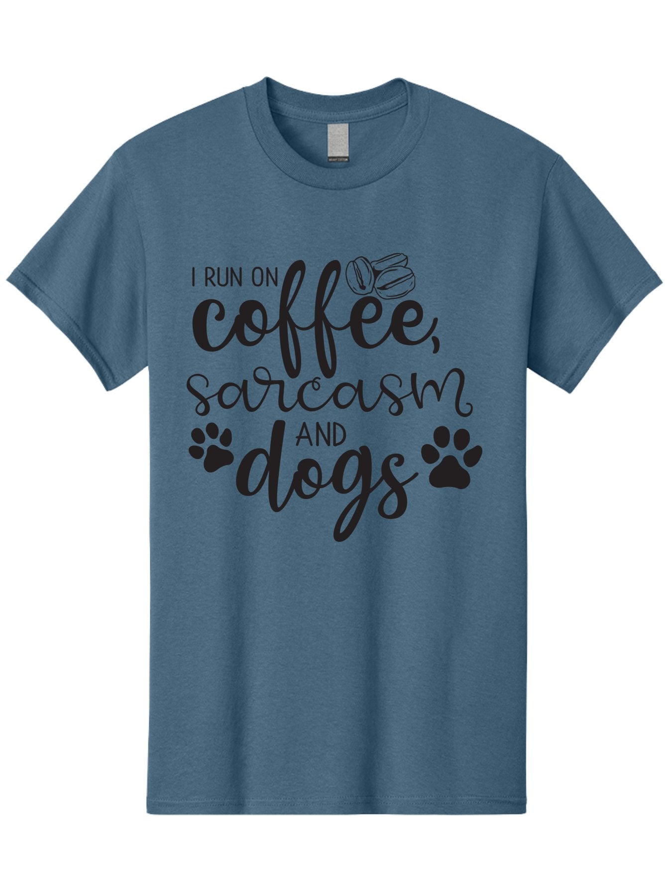 I-Run-On-Coffee-Sarcasm-And-Dogs Men'S Graphic Tee, 100% Cotton, Comfortable Casual Summer Wear, Machine Washable, Funny Quote, Dog Lovers, Coffee Lovers, Sarcastic Humor, Motivational Quotes, Dog Paw Prints, Coffee Beans Aac876