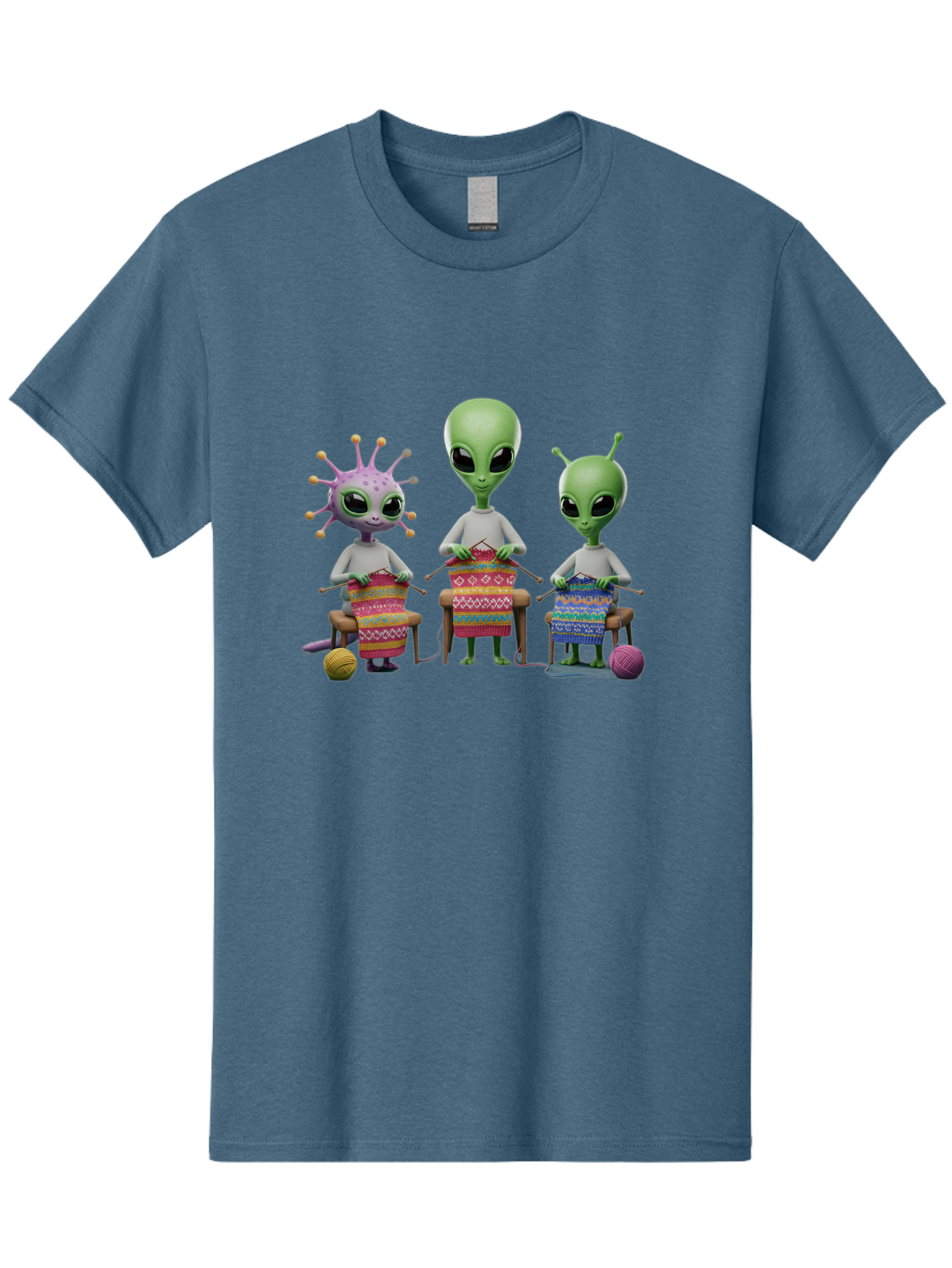 Aliens-Knitting Men'S Graphic Tee, 100% Cotton, Comfortable Casual Summer Wear, Machine Washable, Cartoon Aliens, Knitting Patterns, Colorful Yarn, Creative Creatures, Extraterrestrial Hobby, Playful Illustration, Knitting Needles, Bab638