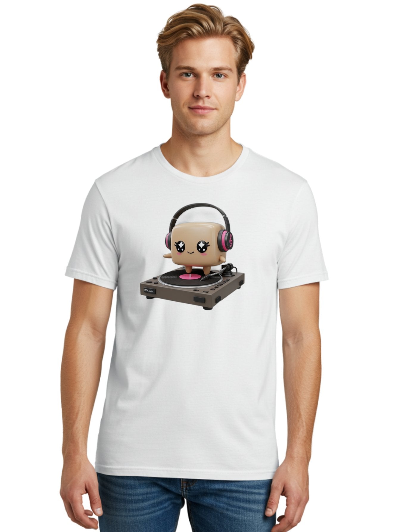 Nendoroid-Dj Men'S Graphic Tee, 100% Cotton, Comfortable Casual Summer Wear, Machine Washable, Vinyl Record Player, Kawaii Character, Robot Dj, Morikoki Brand, Cute Illustration, Pop Culture, Music Lover, Dj Equipment, Retro Style, Fun Design Bad359 28