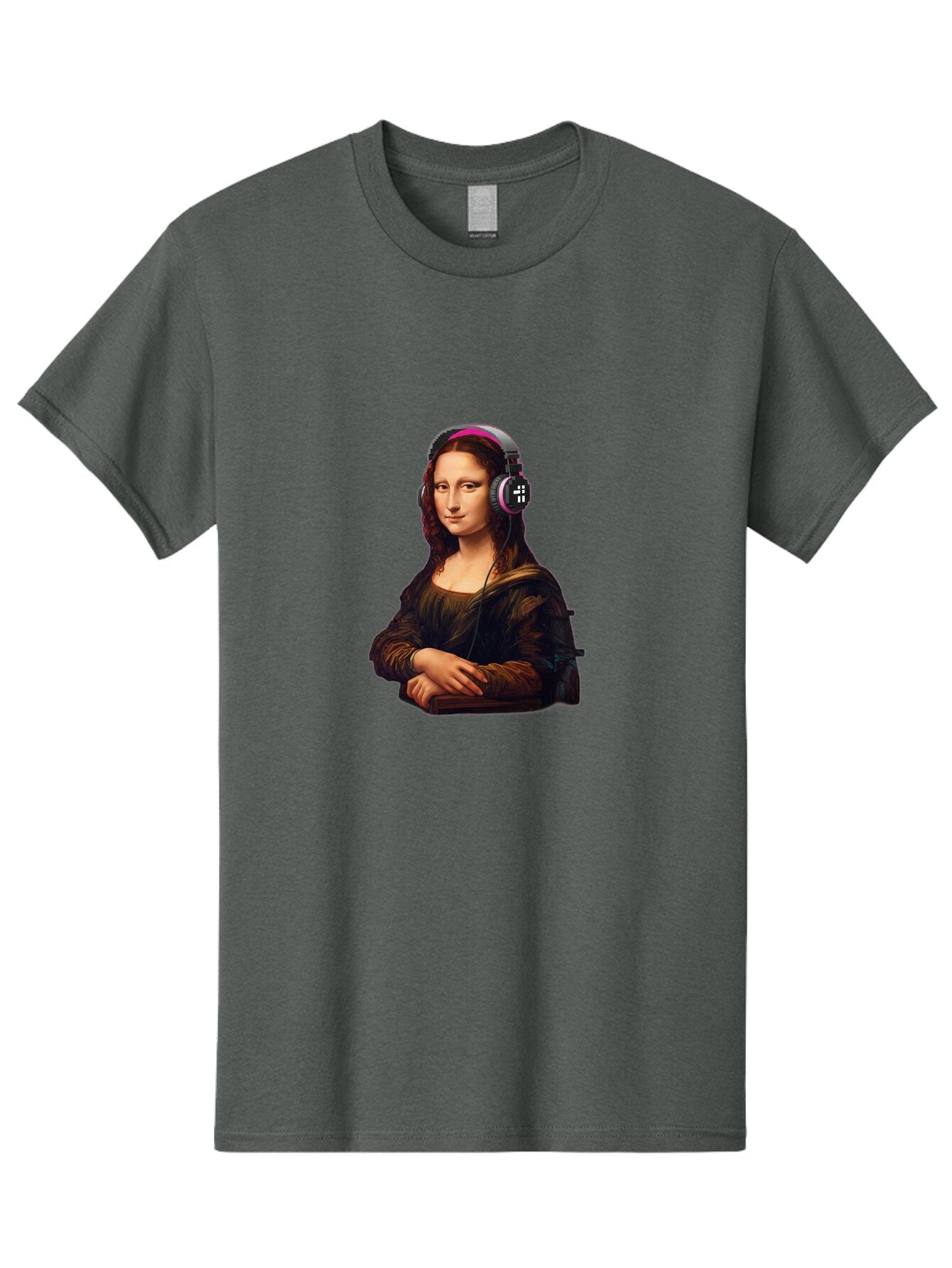Mona-Lisa-With-Headphones-2 Men'S Graphic Tee, 100% Cotton, Comfortable Casual Summer Wear, Machine Washable, Vintage Camera, Old Camera, Antique Camera, Black Camera, Classic Photography, Photography Equipment, Nostalgic Device, Film Camera, Bam908 15